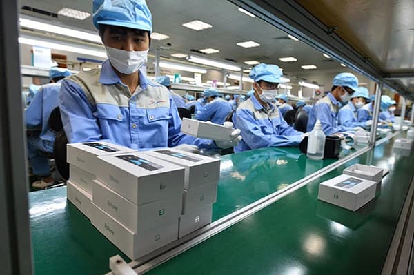 Đóng gói công nghiệp, kiểm tra sản phẩm trước khi đóng gói